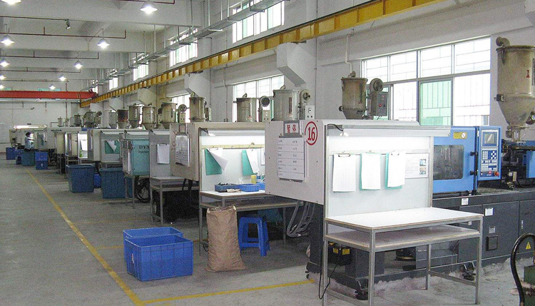 注塑加工操作臺(tái)